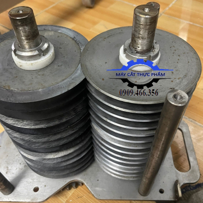Gia công trục dao máy cắt thịt bị hư hoặc dự phòng